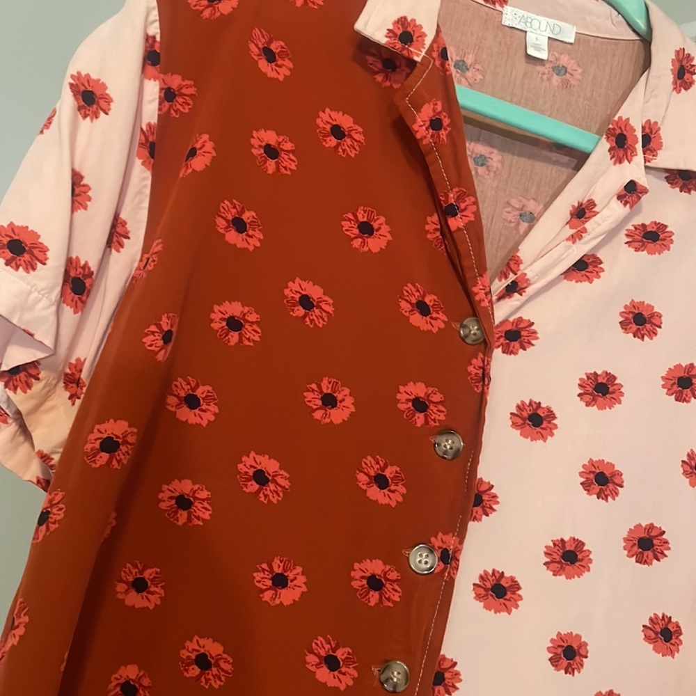 Flower pattern button up - Picture 3 of 4
